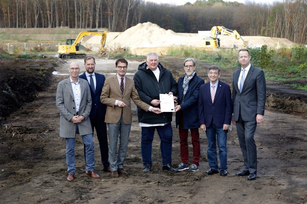 v.l. Dr. Andreas Schützendübel, Andreas Täuber, Regierungspräsident Andreas Bothe, Volker Duddek, Michael Dinklage, Bürgermeister Werner Arndt und Michael Kalthoff. Foto: Stadt Marl / M. Stepniak